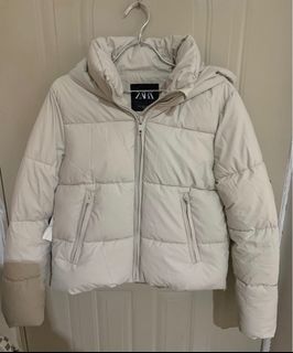 (Category: ) located in . Submitted by the.outerwear (Listing ID 1264220004, Image 1). Description: .