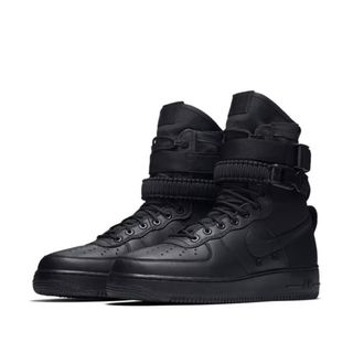 (Category: ) located in . Submitted by wardrobe_raiders (Listing ID 1264165844, Image 1). Description: .
