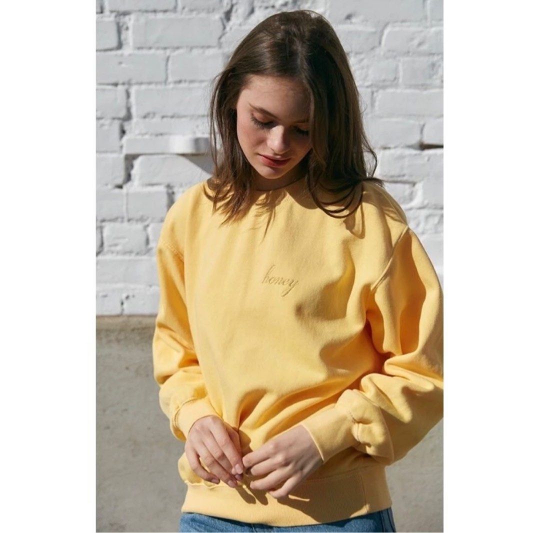 Brandy melville hotsell yellow sweatshirt