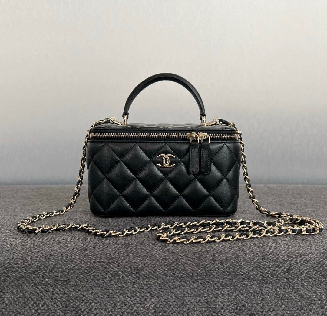 CHANEL black quilted lamb leather backpack - VALOIS VINTAGE PARIS