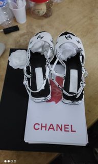 💖 Chanel Jelly Sandals 💖, Luxury, Sneakers & Footwear on Carousell