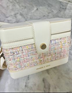 （分類：）位於 。 由 chloeeeeeeeeeeeeeeeeee 提交（商品編號 1264187984，圖片 1）。簡介： 。