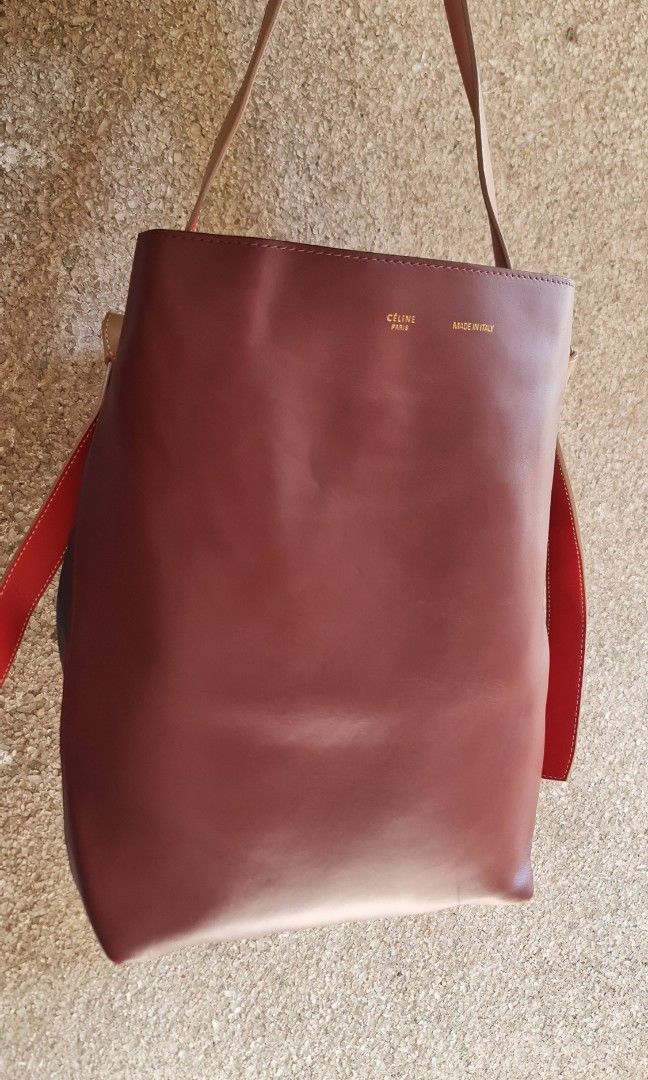 CÈLINE BUNDLE (Category: Luxury Bags & Wallets) located in Butuan. Submitted by yangzzzverzosa (Listing ID 1264218209, Image 3). Description: minimal signs of wear in good condition each bag are posted check details last 2 pic bags are free nano and belt/sling bag 💜💚💛.