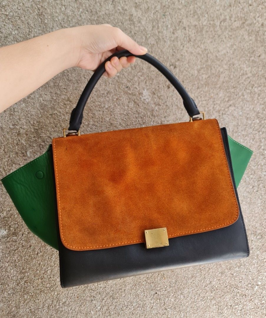 CÈLINE BUNDLE (Category: Luxury Bags & Wallets) located in Butuan. Submitted by yangzzzverzosa (Listing ID 1264218209, Image 2). Description: minimal signs of wear in good condition each bag are posted check details last 2 pic bags are free nano and belt/sling bag 💜💚💛.