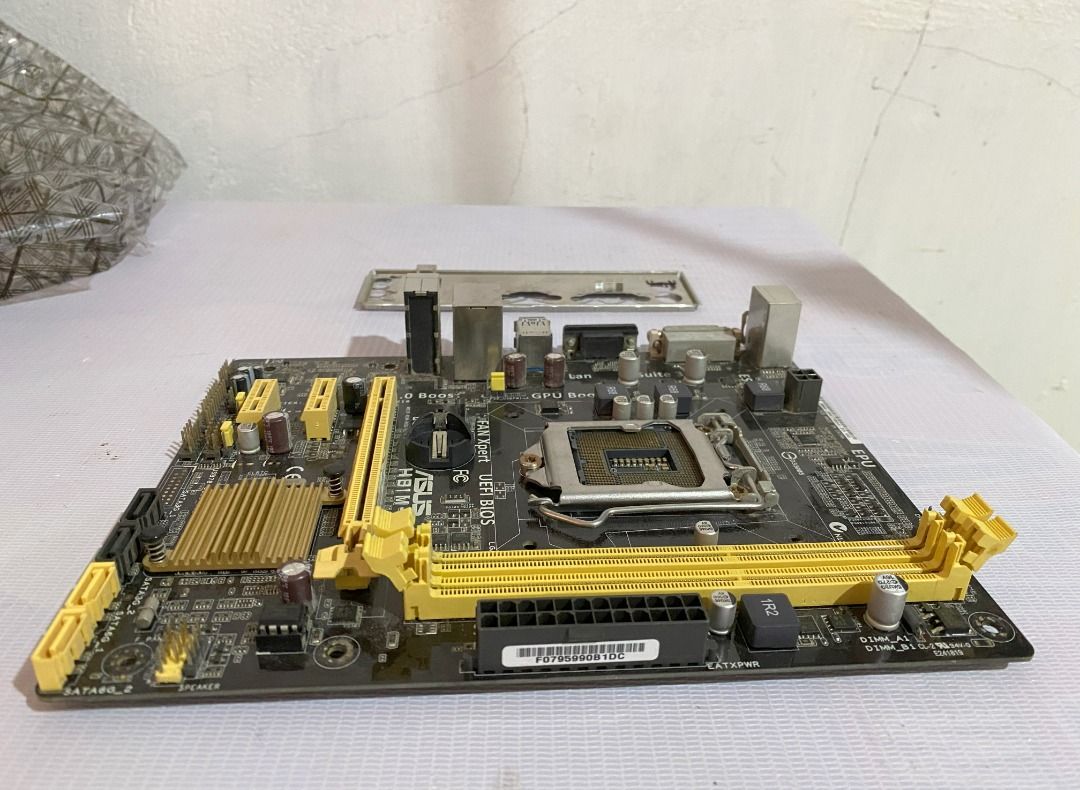 Defective ASUS H81M-K - Motherboard (Category: Computer Parts) located in Imus. Submitted by nhelsg2 (Listing ID 1264112353, Image 3). Description: Defective ASUS H81M-K - Motherboard This is listed for parts or repairs. Please view all pictures for a better description and contents. Buy it for parts, or to repair it. • Micro ATX • LGA1150 Socket Full spesc see : https://www.asus.com/ph/motherboards-components/motherboards/business/h81mk/techspec