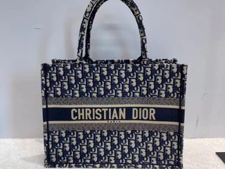 🔥LAST DIOR Oblique Bucket Bag, Luxury, Bags & Wallets on Carousell