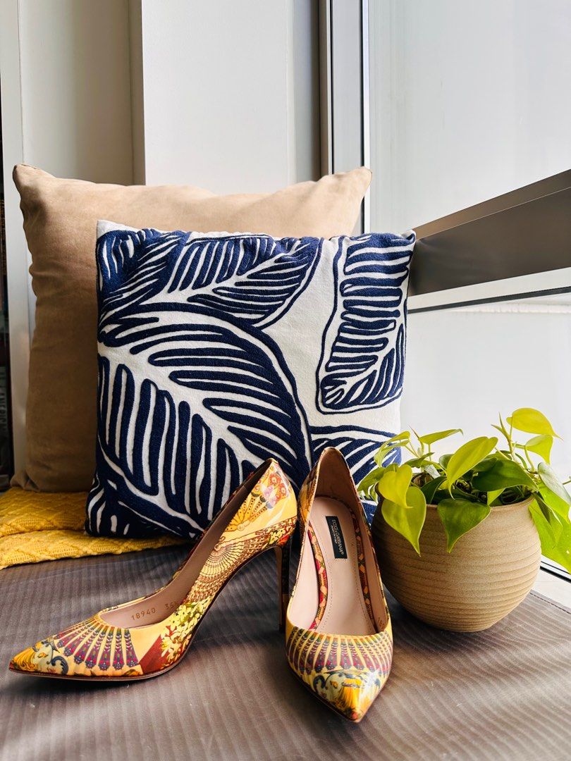 Dolce Gabbana pumps Women s Fashion Footwear Heels on Carousell