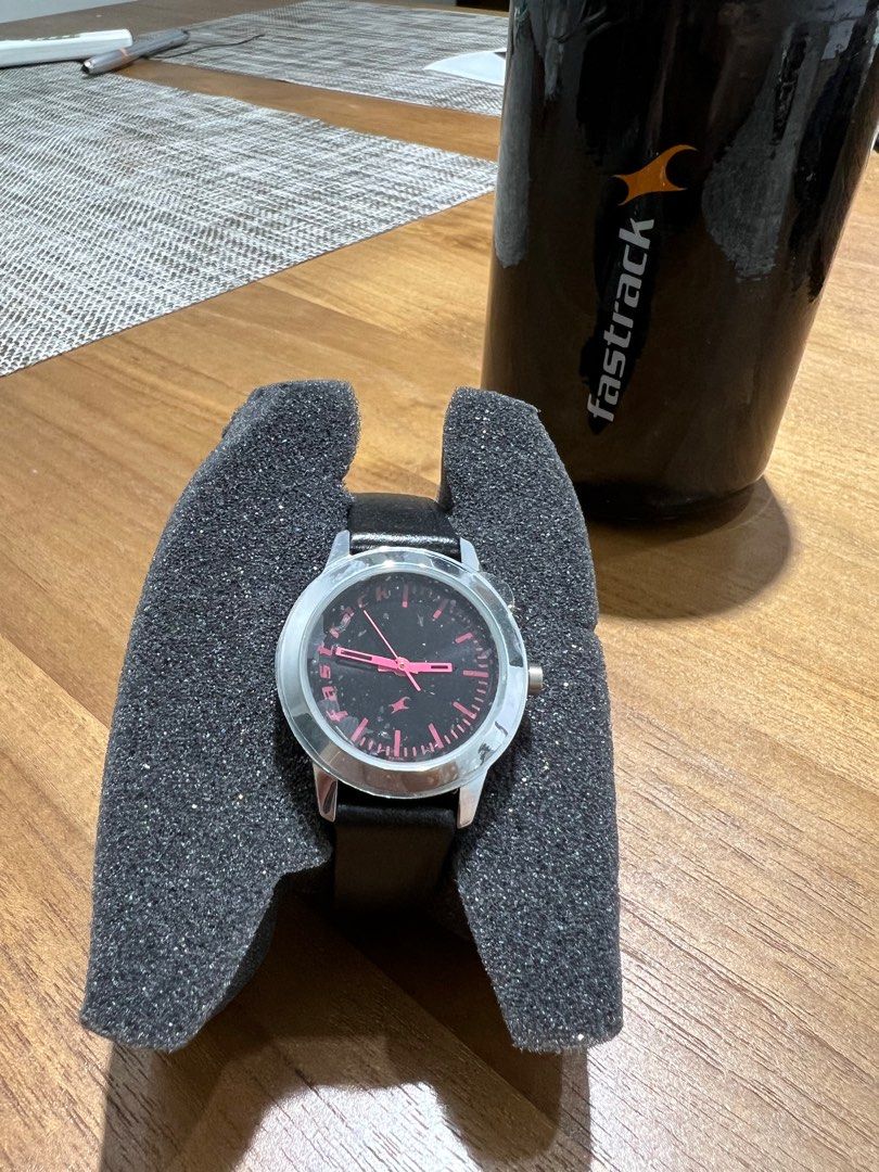 Fastrack Quartz Leather Watch Women s Fashion Watches
