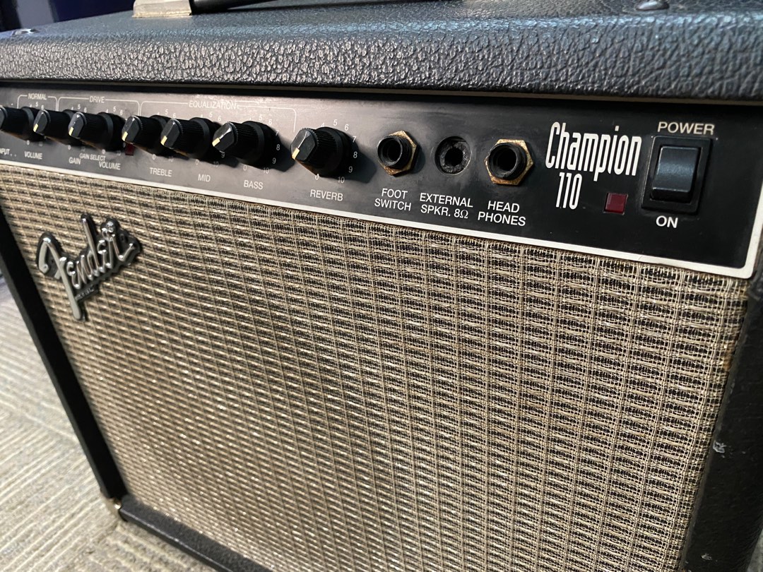 Fender champion 110 top