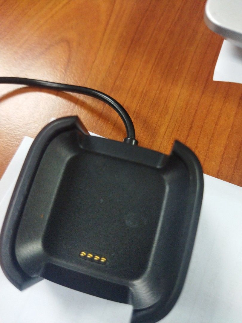 Fitbit versa lite on sale charger