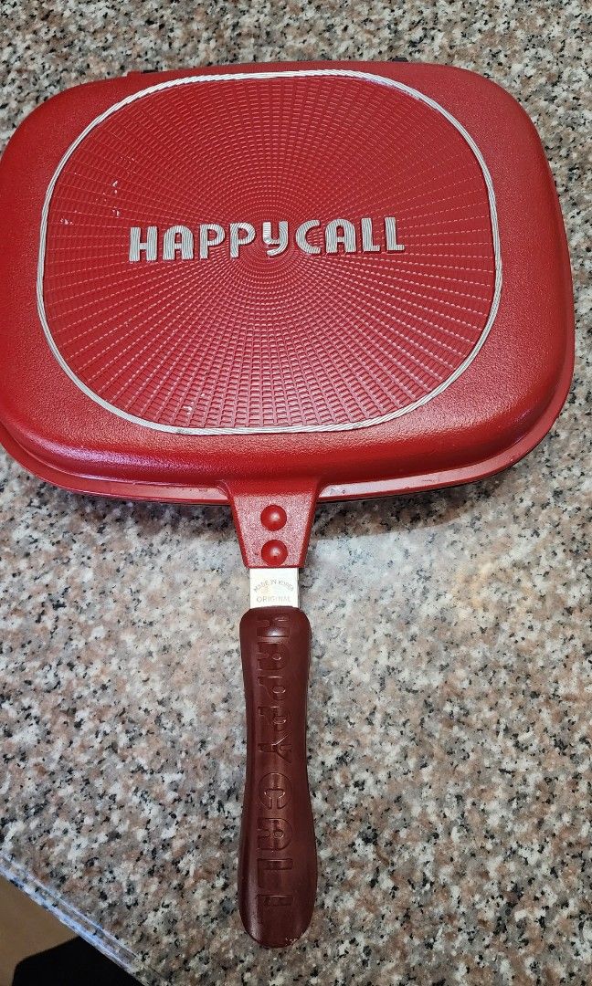 Happy Call pan made in Korea (Category: Cookers) located in Quezon City. Submitted by jacqueline_velasco14 (Listing ID 1264086107, Image 1). Description: price still nego payment via BPI or gcash.