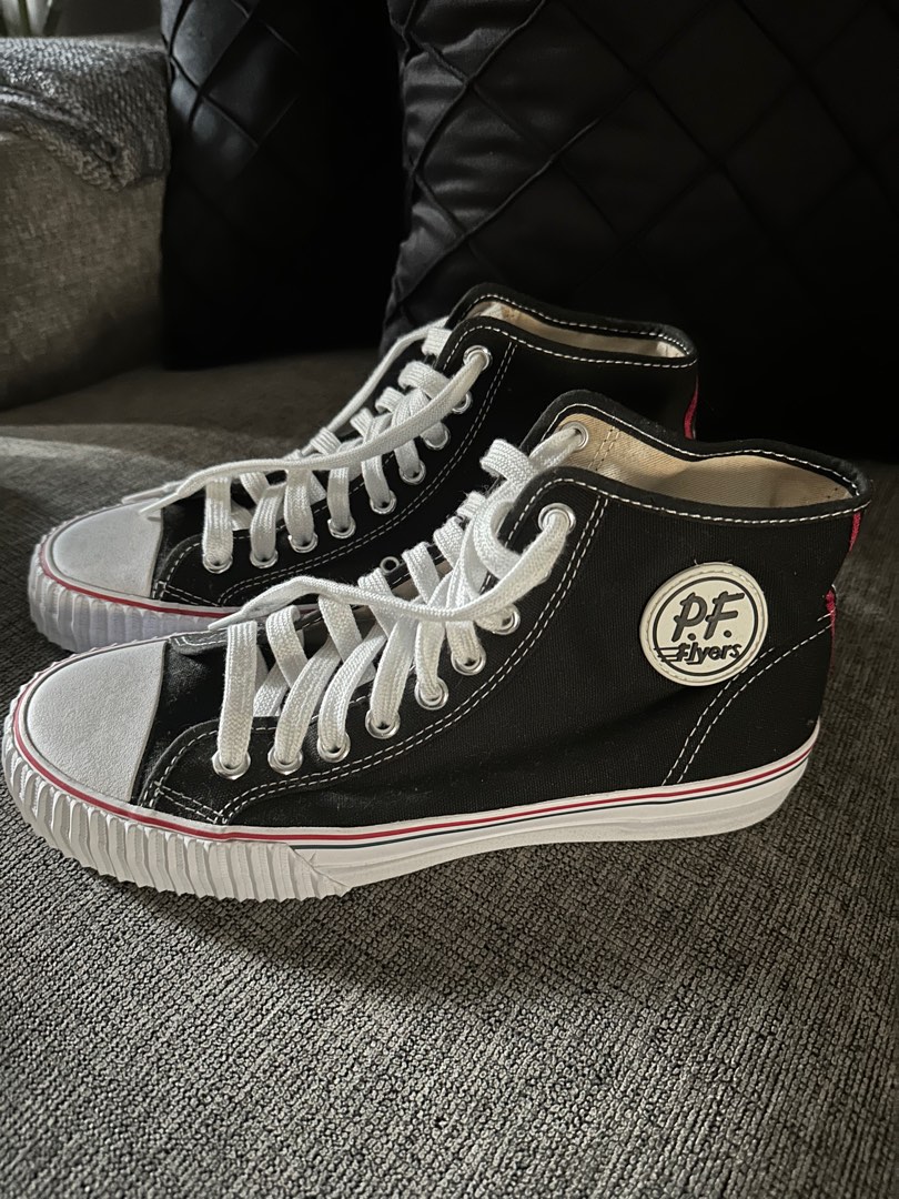 What stores sell pf flyers discount