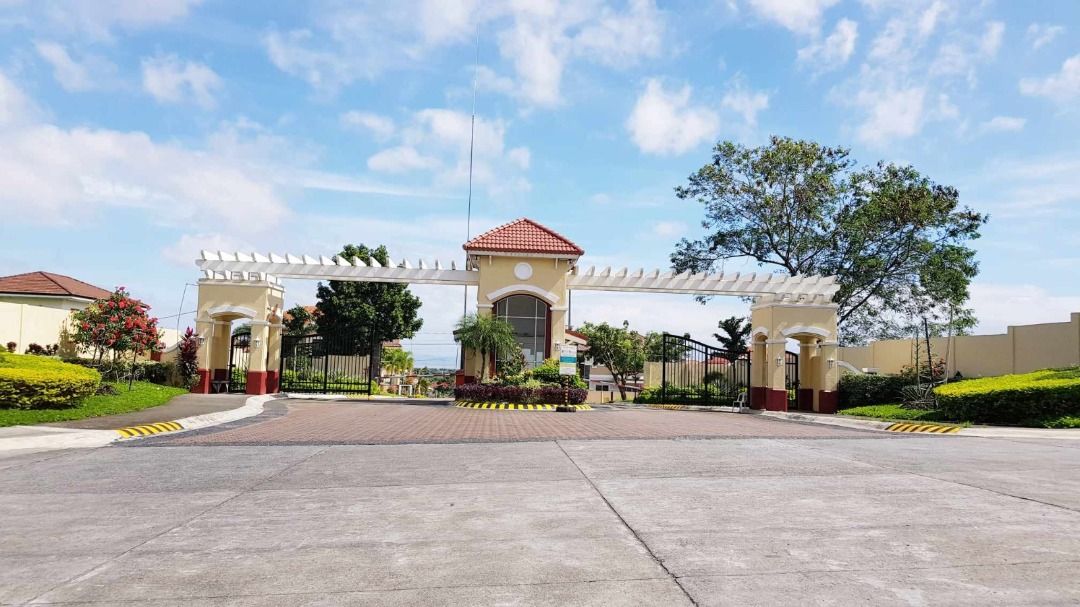 JAJ FOR SALE 300 sqm Lot in South Forbes Villas, Cavite, Property, For Sale, Lot on Carousell