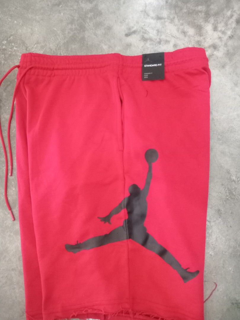 Jump Man big logi (Category: Activewear) located in Caloocan City. Submitted by ymbongmerlyn123-27933 (Listing ID 1264230798, Image 3). Description: jump man big logo size XL dimes 32-36 length 20 original/legit price:1200 location:Cebu City.