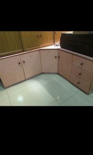 Kabinet lemari bawah dapur dan ruang tamu