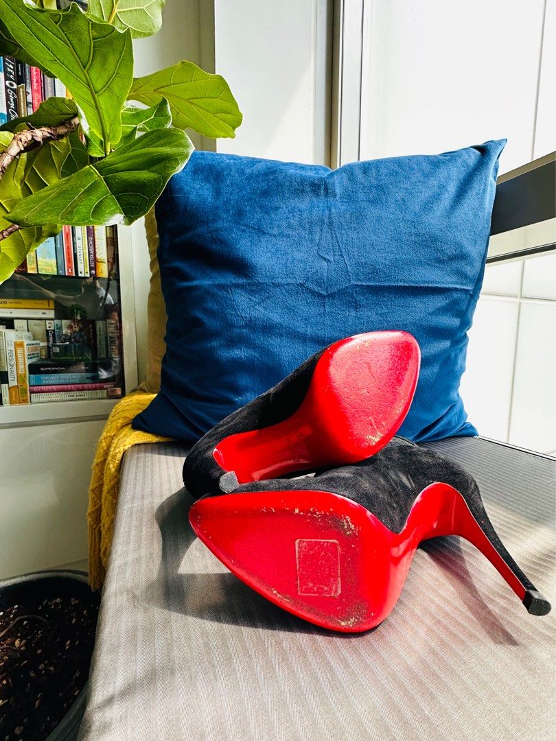 Red bottom sale shoes boots