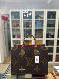 Suplook REAL LEATHER, TOP QUALITY YSL Saintlaurent CASSANDRE MATELASSÉ  ENVELOPE CHAIN WALLET IN GRAIN DE POUDRE EMBOSSED LEATHER VS WRONG VERSION  (If any inquiry or order pls contact whatsapp +8618559333945) : r/Suplookbag