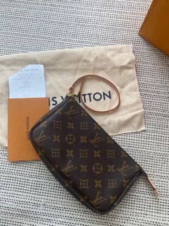 Louis Vuitton LV Dauphine woc chain bag/wallet with order history , Women's  Fashion, Bags & Wallets, Purses & Pouches on Carousell