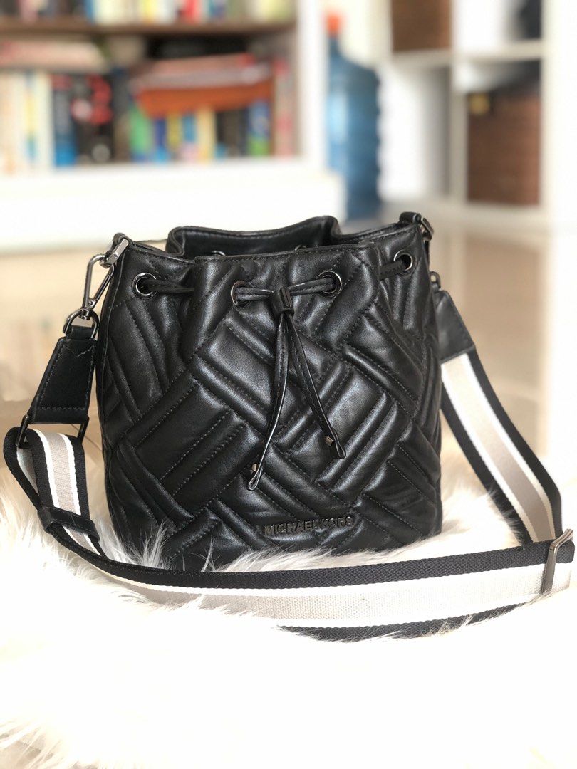 Michael kors peyton online xs bucket crossbody