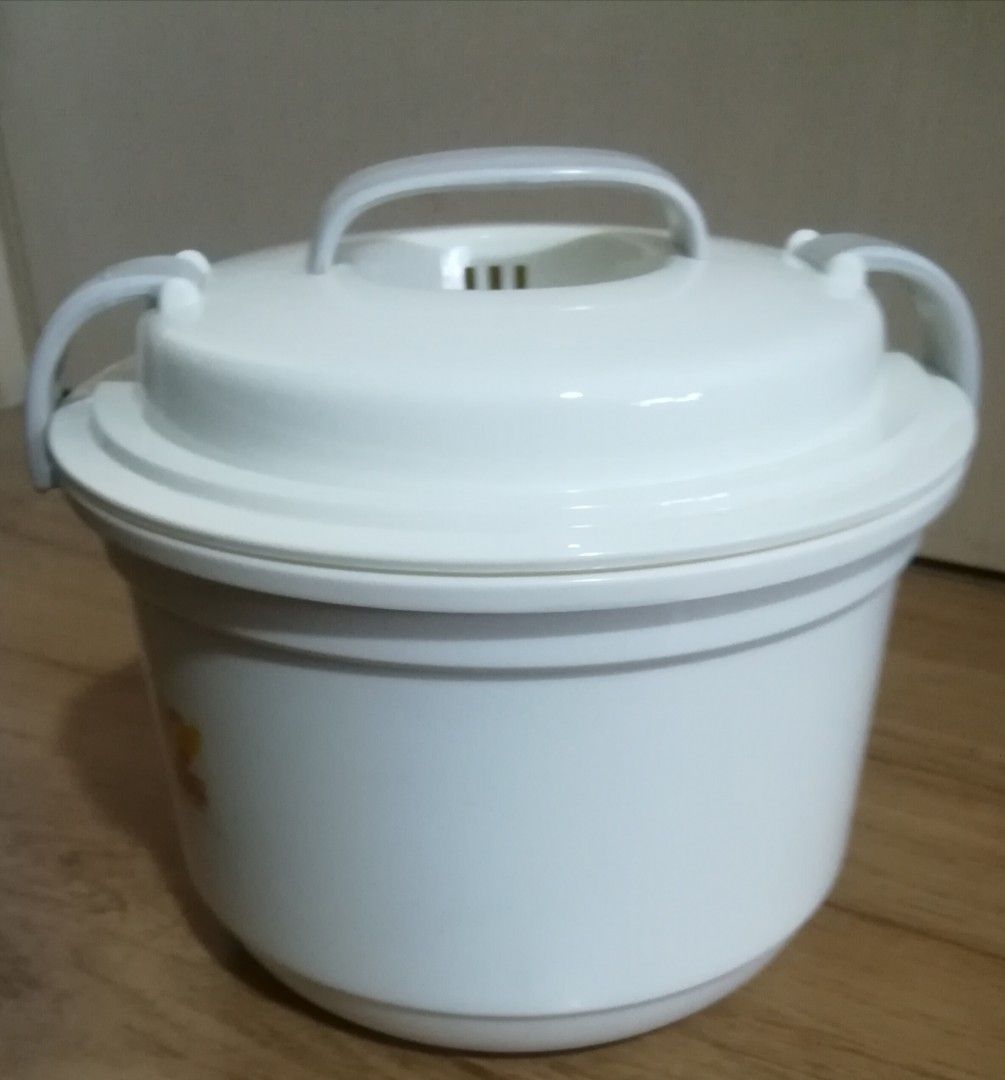 Microwave Steamed Rice Cooker (Category: Cookware & Accessories) located in Manila. Submitted by groovy.groovy (Listing ID 1264143363, Image 3). Description: A Rice cooker ware that can be place in a microwave oven. Cookware easy to use, clean, detachable. Design material , plastic (microwavable), and ceramic Lid with lock 2 cup rice capacity. For leftover rice, the ceramic pot comes with a lid and can be easily stored inside the refrigerator. Co