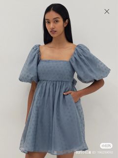 (Category: ) located in . Submitted by lolamon_wardrobe (Listing ID 1264115806, Image 1). Description: .