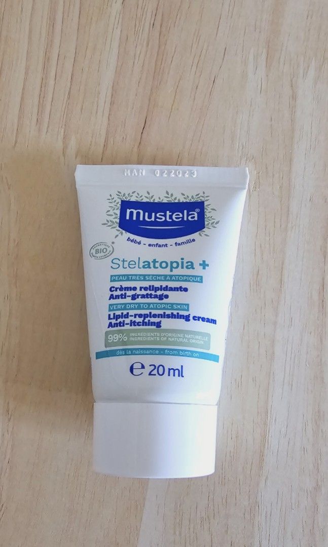 Mustela Stelatopia+ Lipid-Replenishing Cream 150mL