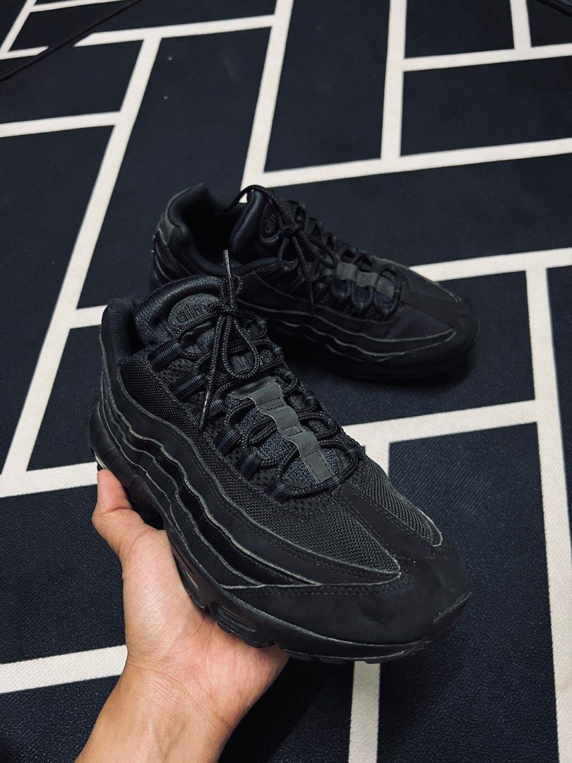Air max 95 triple black 2024 on feet