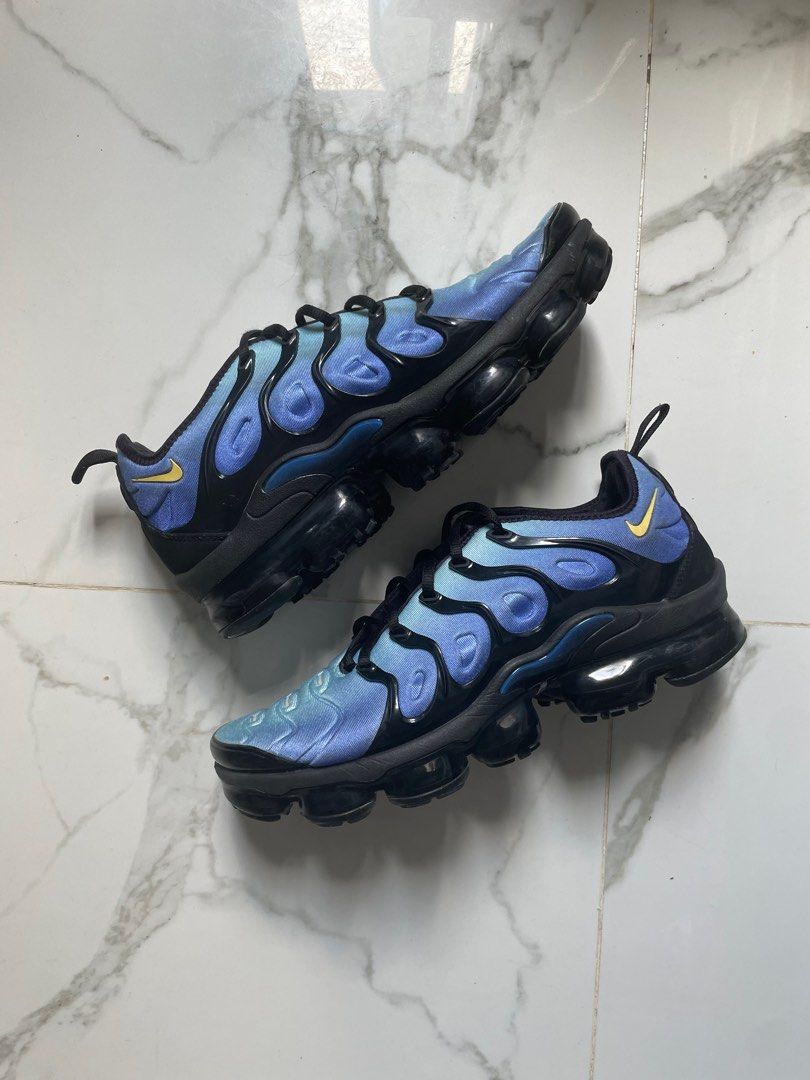 Nike vapormax hyper blue top