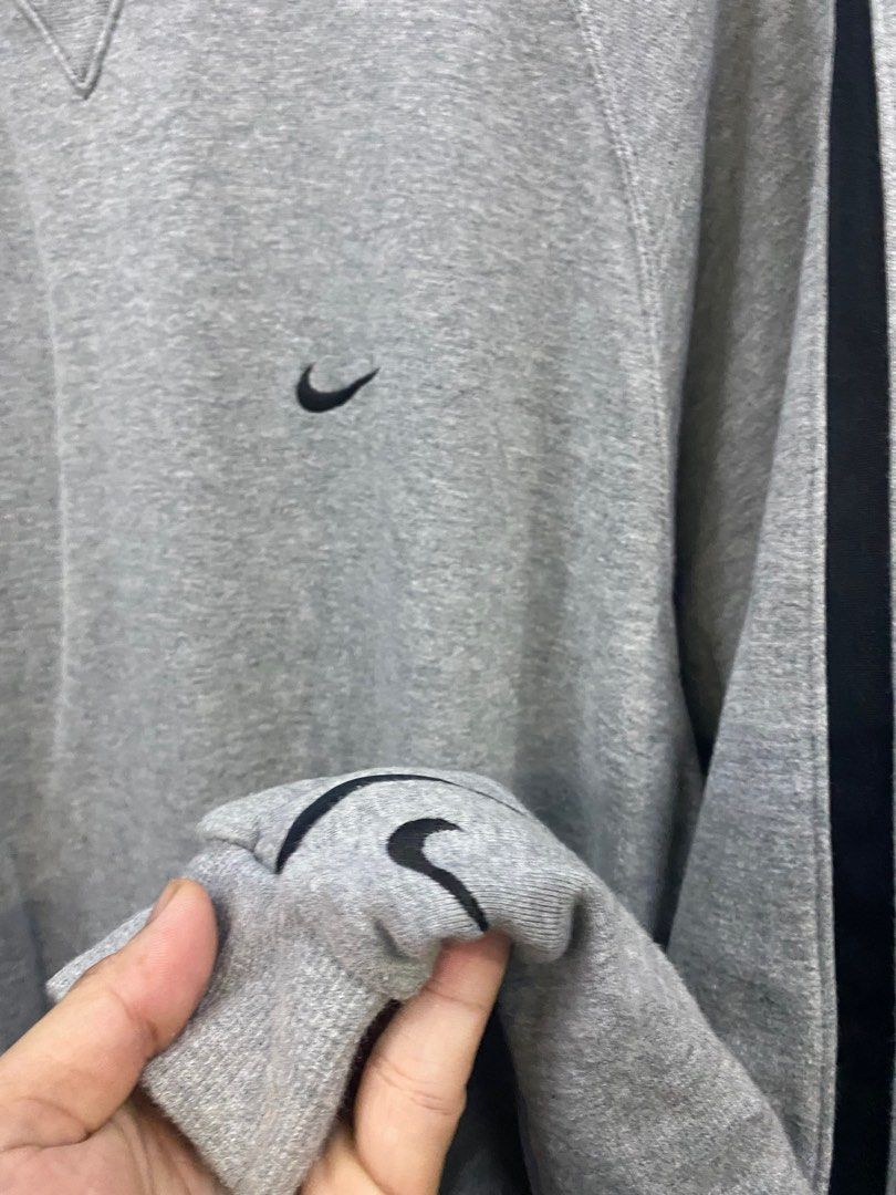 Nike Vintage Sweatshirt Men s Fashion Activewear on Carousell