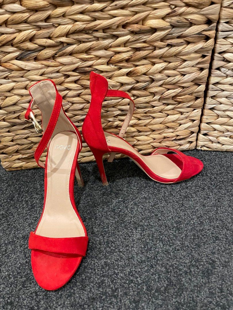 Novo 2025 red heels