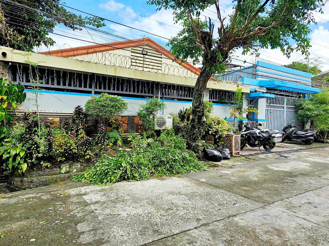 2Storey House and a Bungalow Main House, 340 sqm Lot and 250 sqm Total