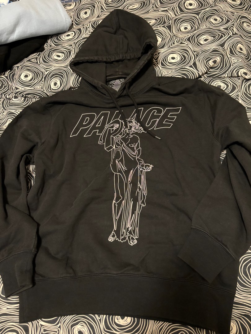 Palace statue outlet hoodie