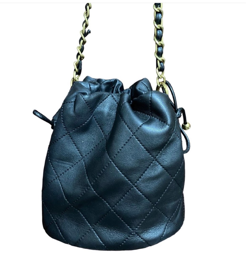Quilted drawstring bucket bag, Women's Fashion, Bags & Wallets
