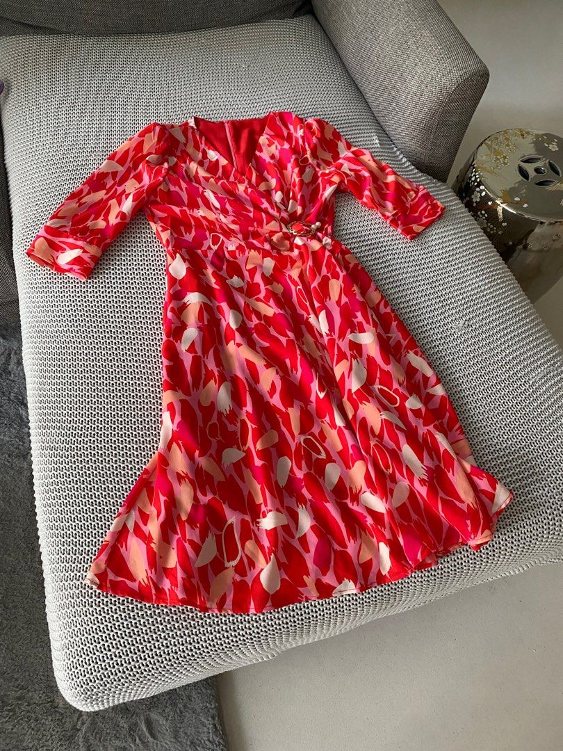 Red floral on sale silk dress