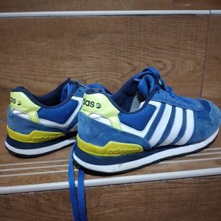 Sepatu adidas pl