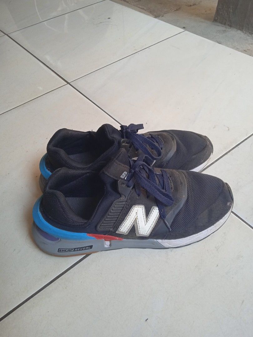 Sepatu new balance 997s on sale