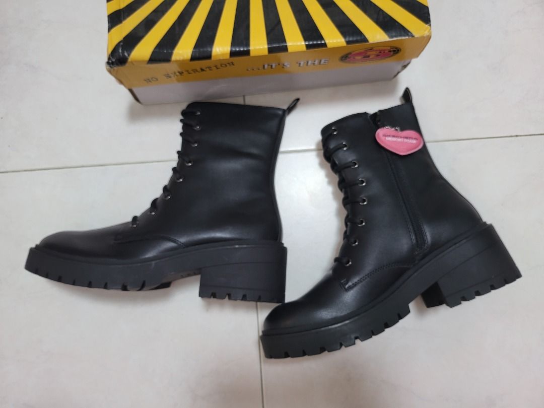 Skechers Black Boots Shoes with Memory Foam Can Wear for Work Cosplay SIZE US9.5 UK6.5 EUR39.5 BRA39 265mm 26.5cm