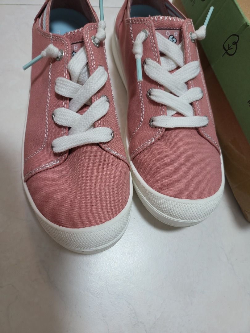 Red and blue outlet skechers
