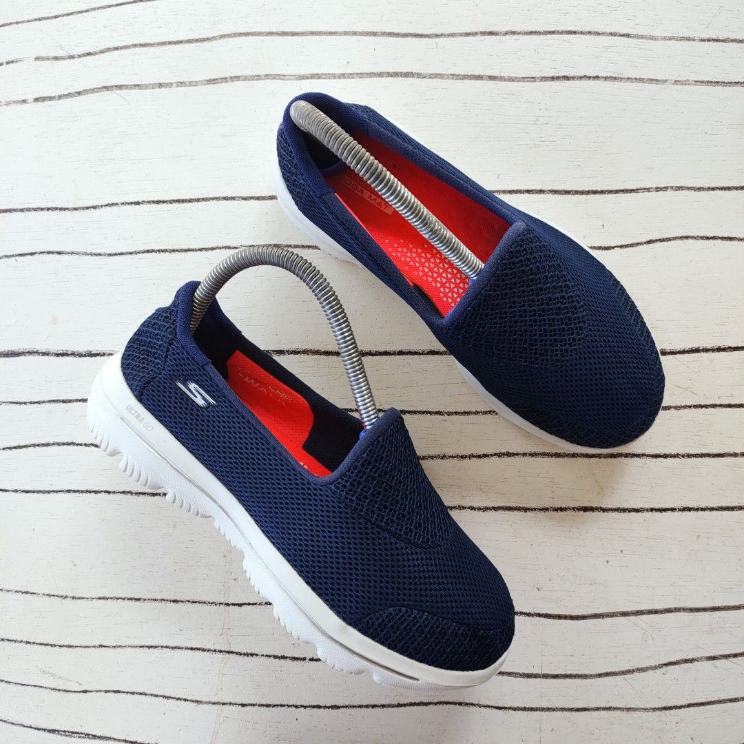Skechers go hot sale walk 3.5