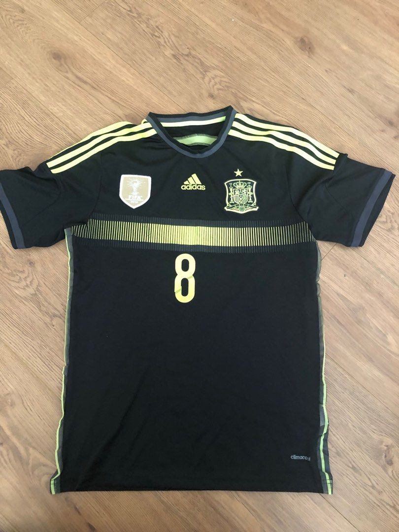 Spain National Xavi jersey (Category: Men's Clothes) located in Penshurst. Submitted by leoniemckin (Listing ID 1264164297, Image 1). Description: .