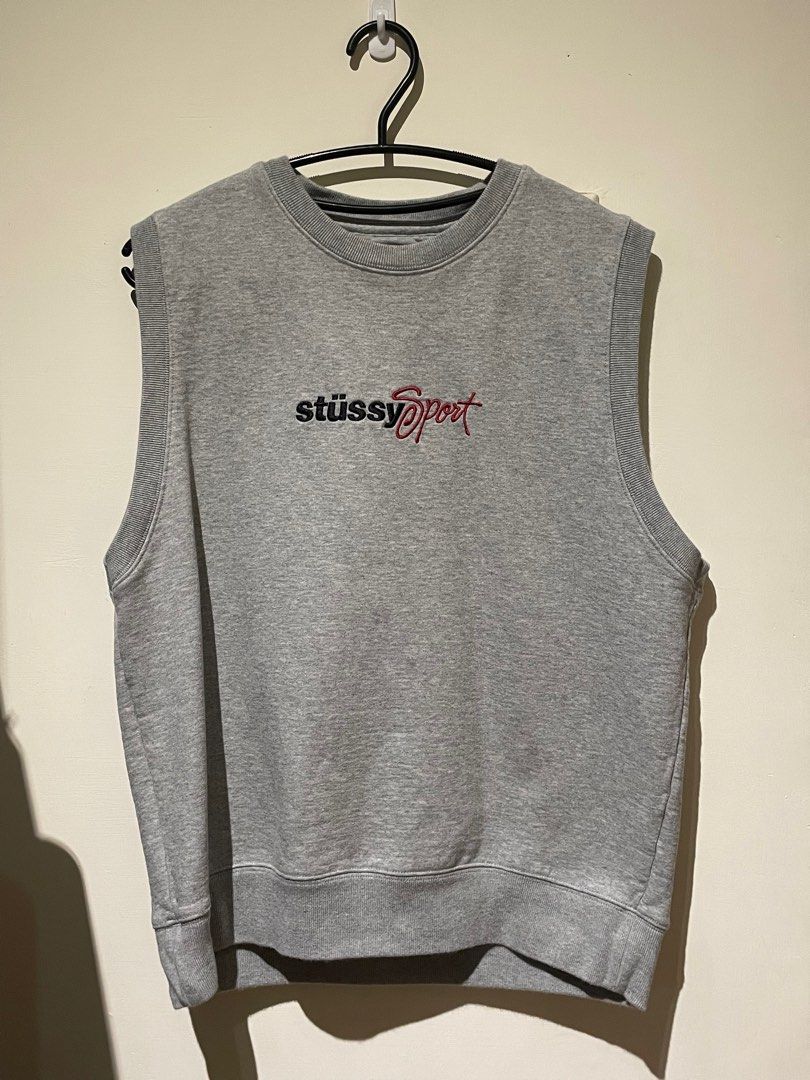 Stussy Sport fleece vest, 他的時尚, 上身及套裝, T恤和Polo衫在旋轉拍賣