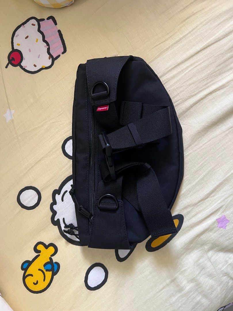 Supreme field waist bag, 名牌, 手袋及銀包- Carousell