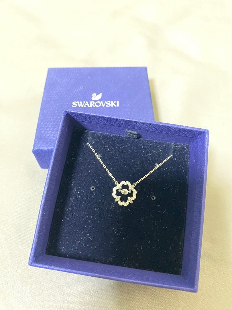 Swarovski dance 2024 flower necklace