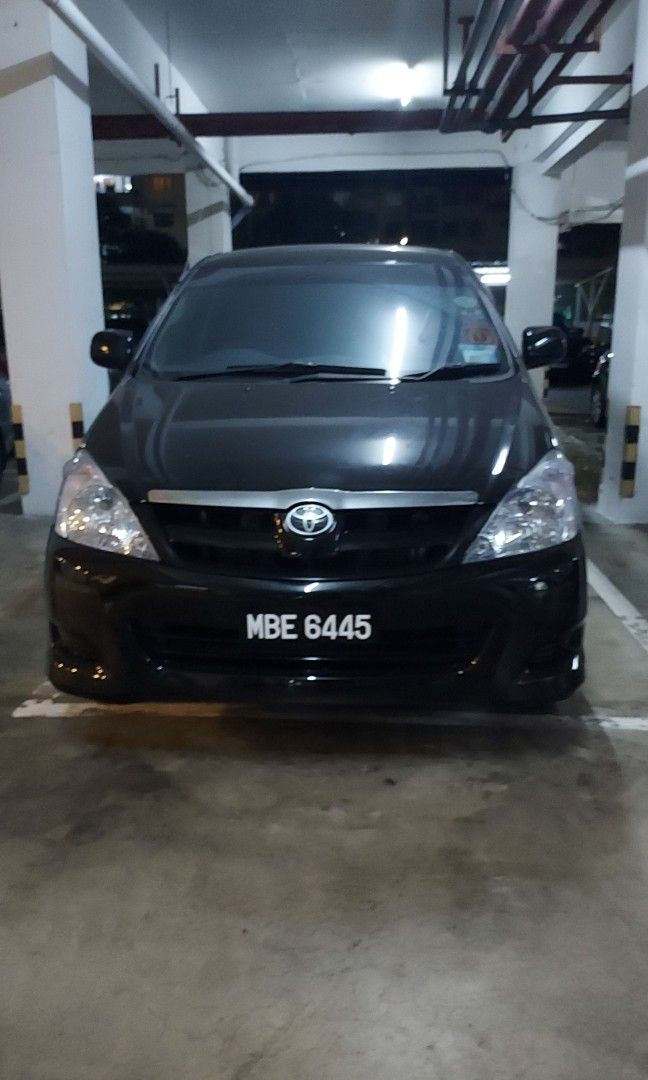 Toyota innova 2.0e