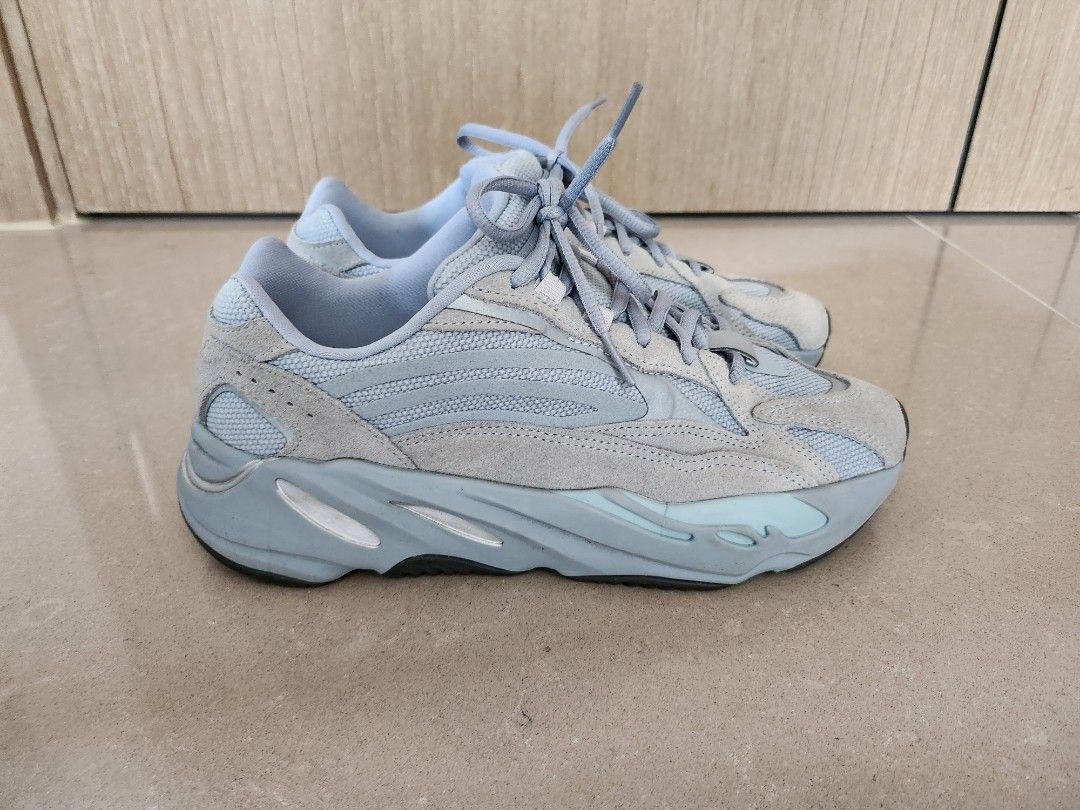 US 8) adidas Yeezy Boost 700 v2 Hospital Blue, 女裝, 鞋, 波鞋