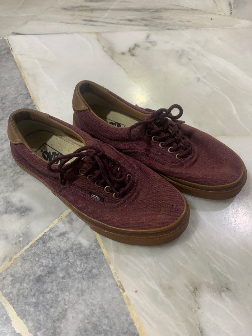 Maroon vans outlet with gum sole