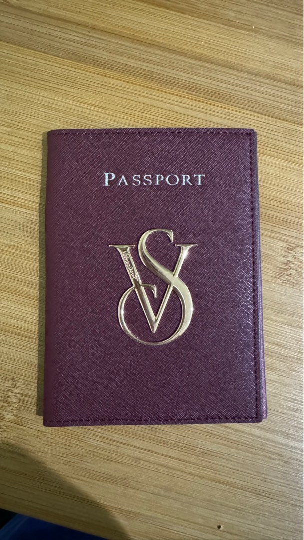 VICTORIA SECRET PASSPORT CASE, Barang Mewah, Aksesoris di Carousell