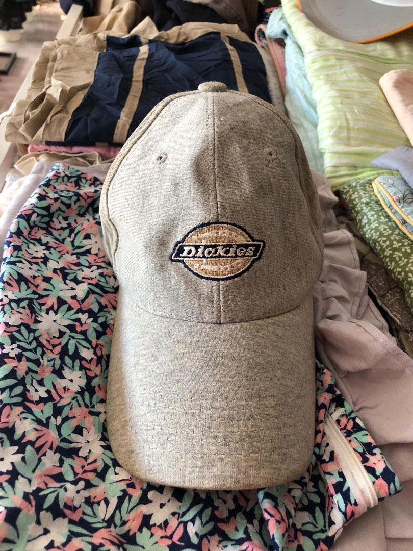 VINTAGE DICKIES CAPS SINCE 1922 USA, Men's Fashion, Watches ...