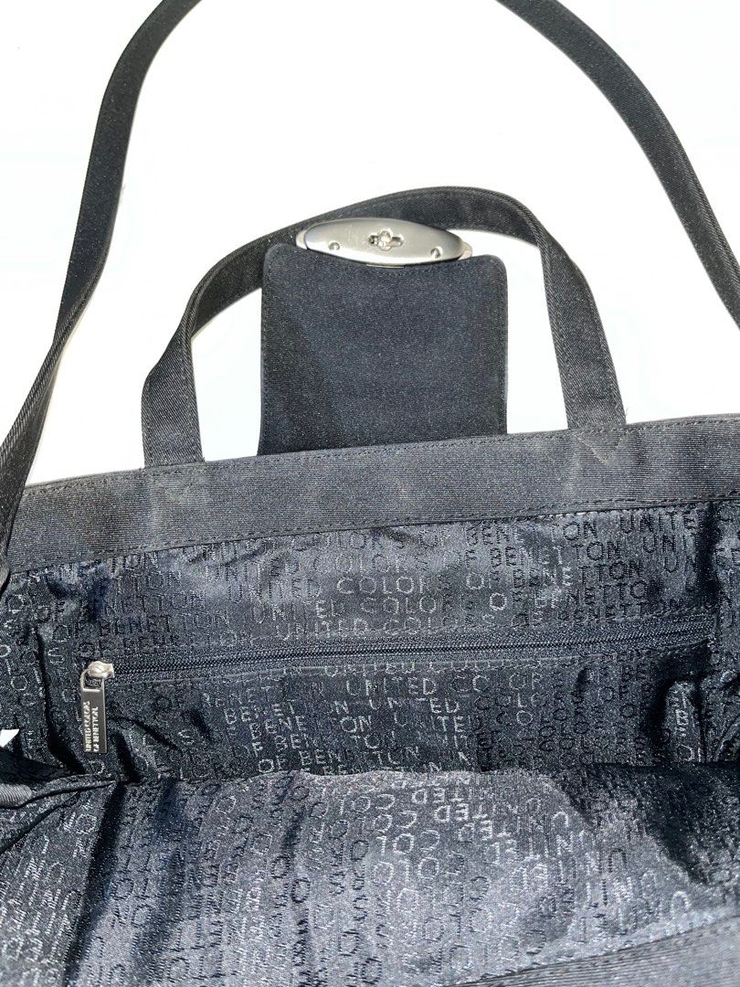 Vintage Laptop bag (Category: Laptop Bags & Sleeves) located in Pasay City. Submitted by cartmaxxing (Listing ID 1264203662, Image 3). Description: RFS: Decluttering Still in good condition No haggling Last price posted Lalamove / J&T courier Gcash / Bank Transfer NO COD.