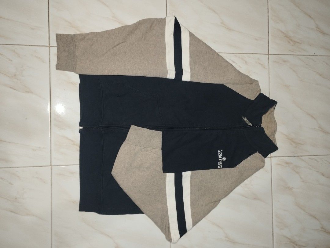Vintage Spalding jacket (Category: Coats, Jackets and Outerwear) located in Santiago. Submitted by matiascarl55153 (Listing ID 1264080449, Image 2). Description: vintage Spalding.